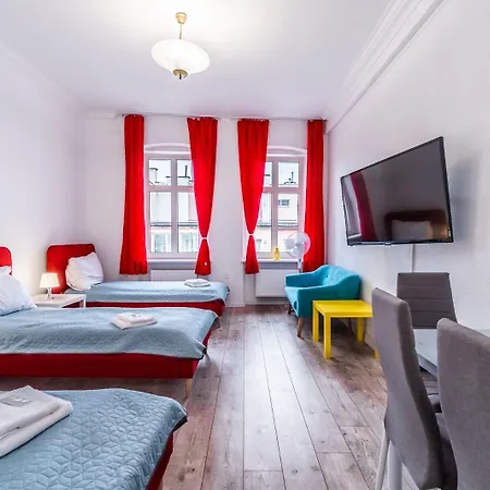 Great Polonia Swidnica Center Готель Bolescin