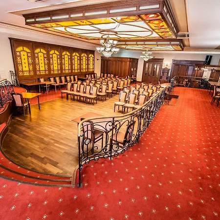 Great Polonia Swidnica Center Готель 3*