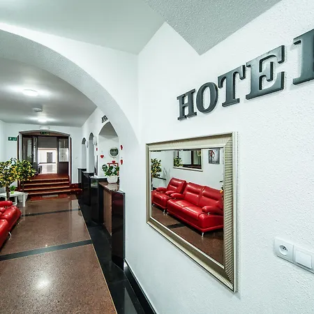 Готель Great Polonia Swidnica Center Bolescin