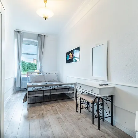 Great Polonia Swidnica Center Готель 3*